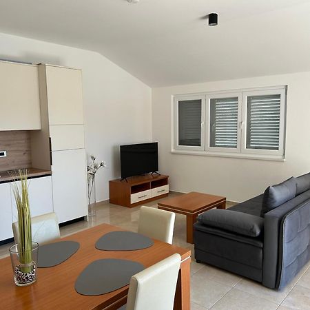 Apartments L&D 比奥格勒·纳·莫鲁 外观 照片