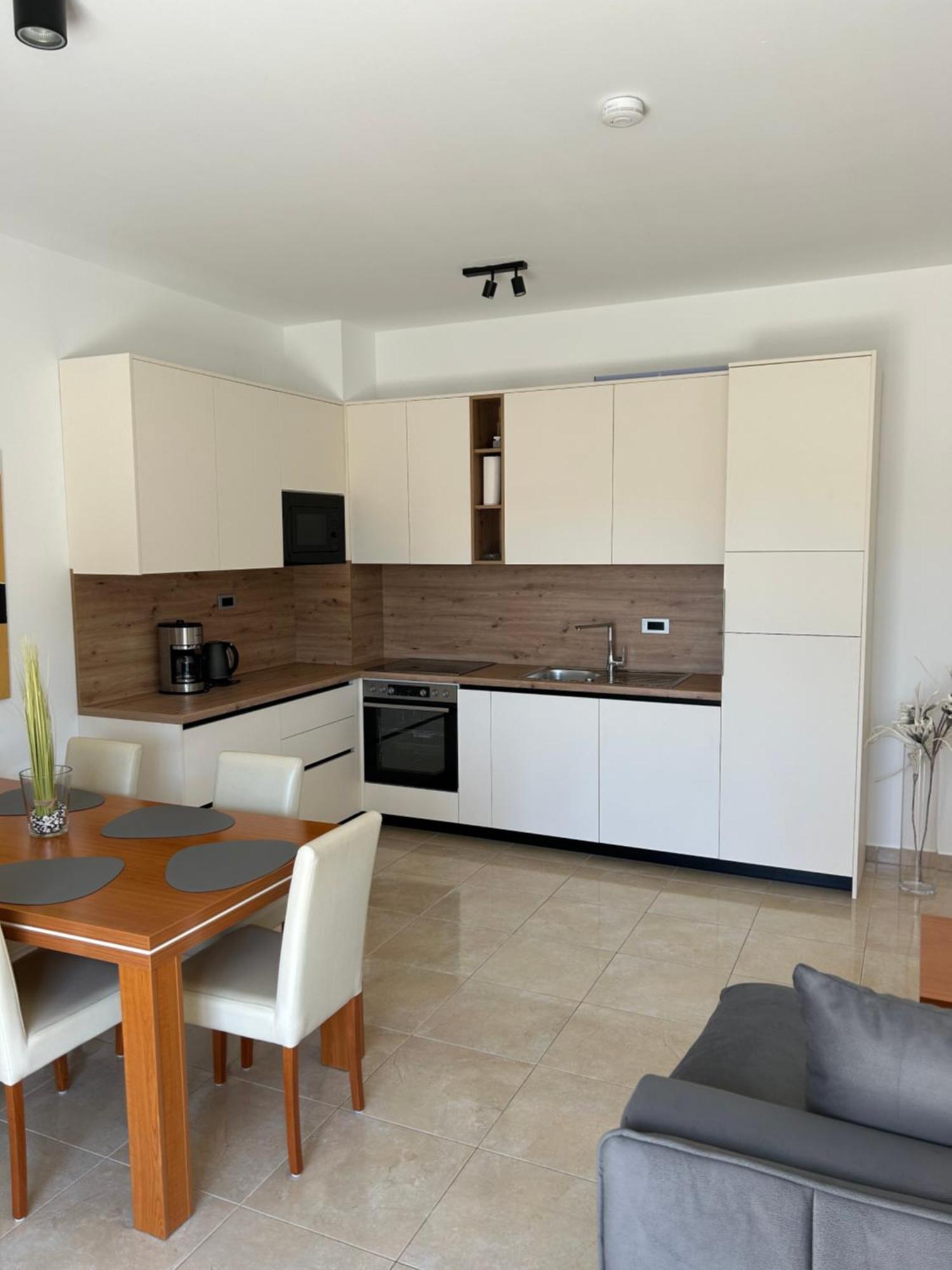 Apartments L&D 比奥格勒·纳·莫鲁 外观 照片