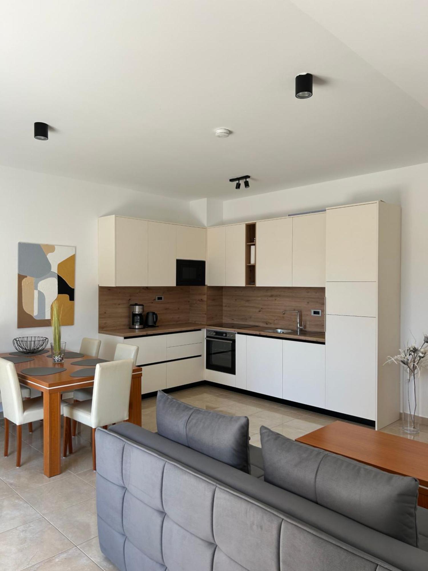 Apartments L&D 比奥格勒·纳·莫鲁 外观 照片